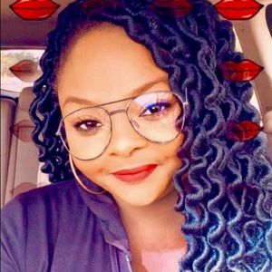 Meet your Posher, Mitchelle